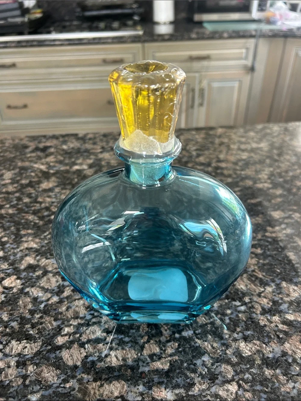 ASHLAND 26 OZ GLASS DECANTER WITH STOPPER NWT